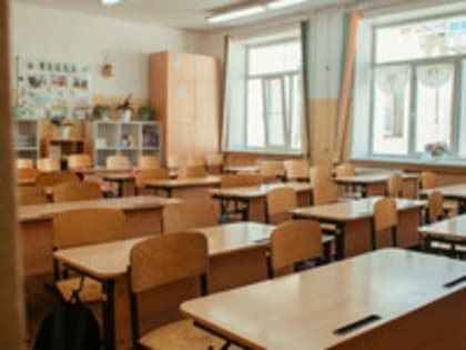 Выпускники могут подать документы на поступление в колледжи через МФЦ