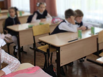 Весенние каникулы в школах перенесли: утвердили новые даты. Школьники запрыгали от восторга