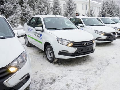 Медицинским учреждениям региона вручили новые автомобили