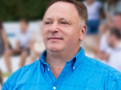 Олег Валенчук поздравил женщин Кировской области с 8 марта