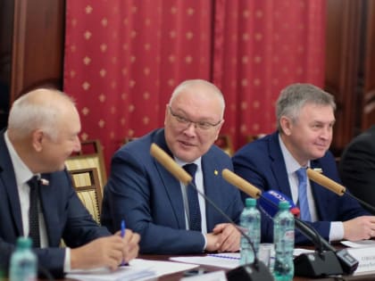 Губернатор Кировской области обсуждает межнациональные отношения