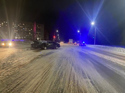 Во время аварии на въезде в Кирово-Чепецк пострадали два человека