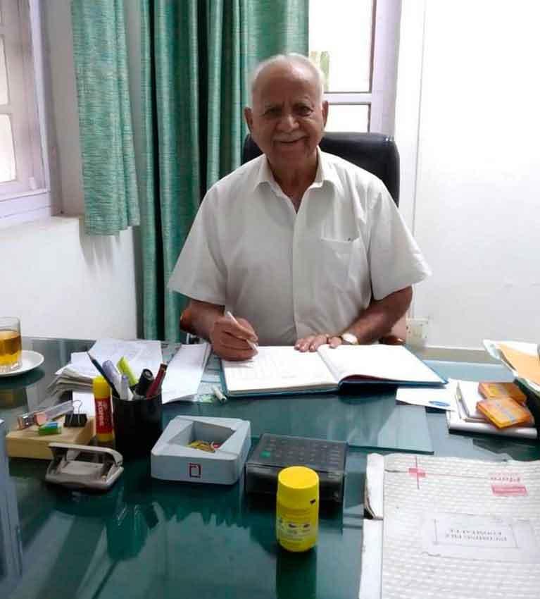 Великий старик индийского чая