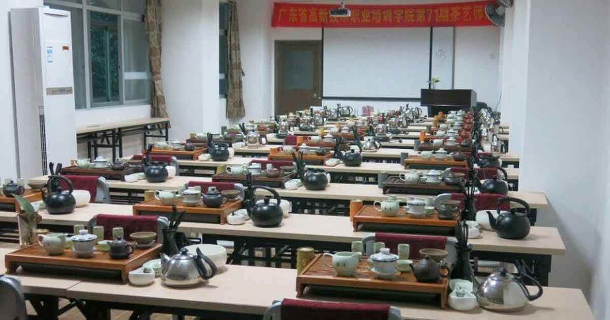 Klass-chaynoy-schkoly