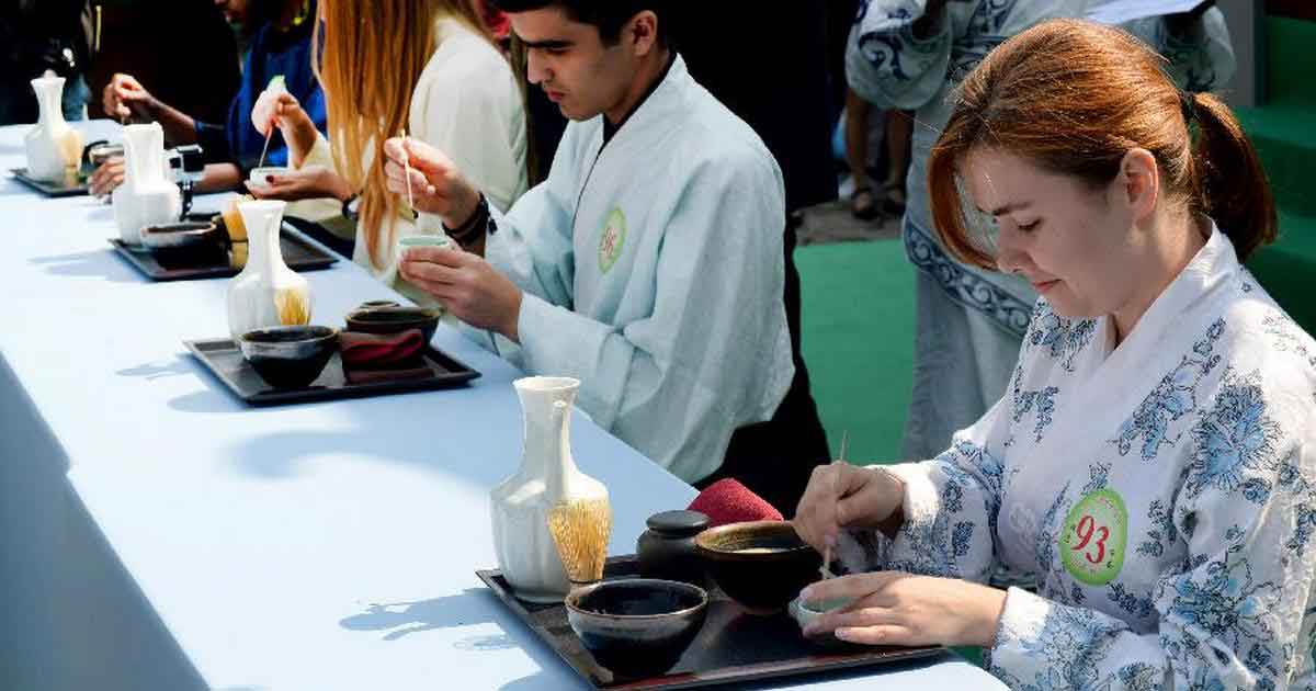 Состязания в Ханчжоу 2015 — в них принимали участие и жители Китая, иностранцы и дети.