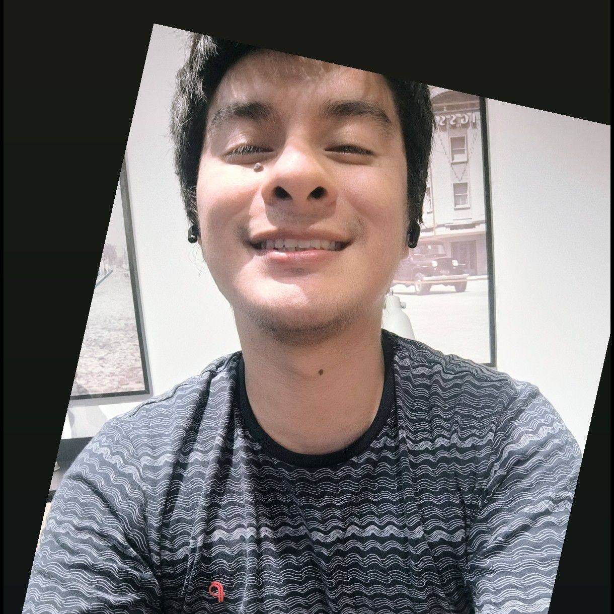 Alejandro Zapeta is a Proficient full stack engineer using tech: TypeScript, JS, ES6, React, AWS, Kubernetes
