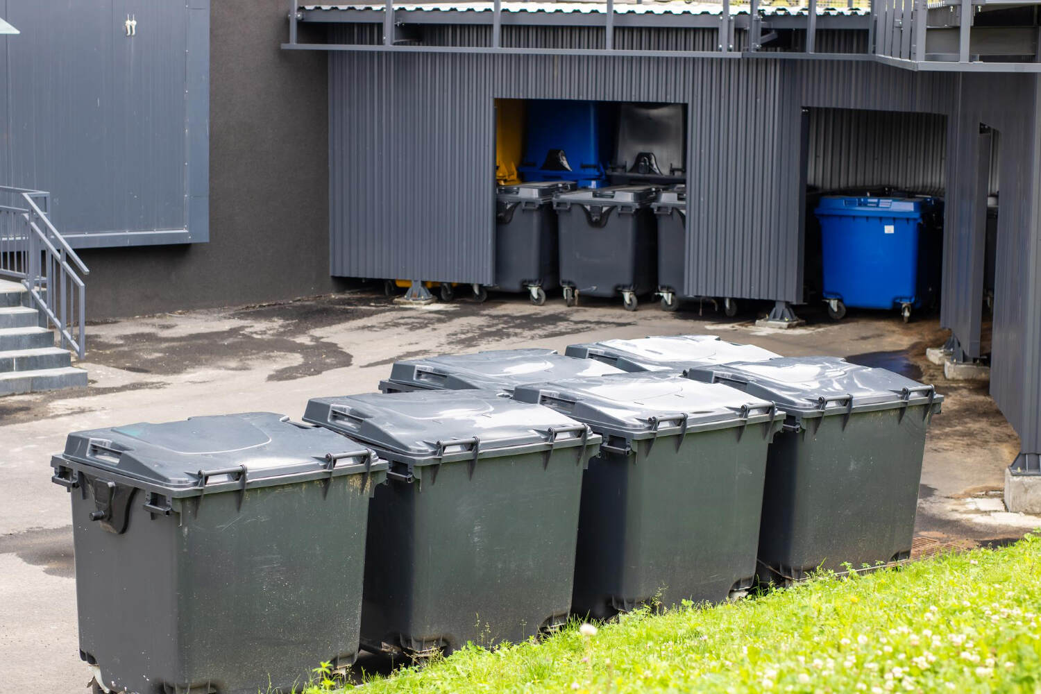 WeCycle blog: Commercial Dumpster Sizes: Dimensions, Capacity & Cost Guide