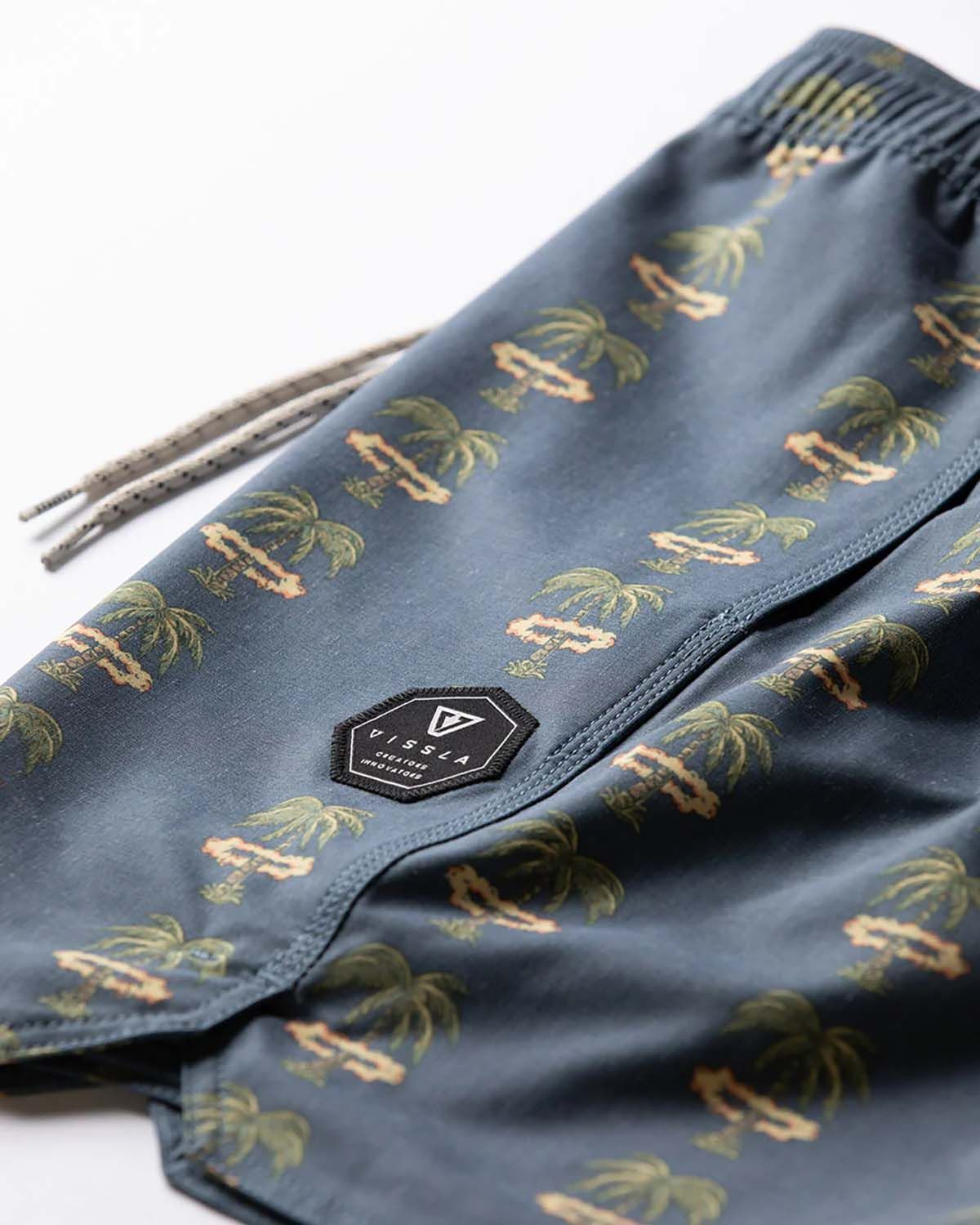Boardshorts Vissla Atomic Palms 16.5" Ecolastic-MID
thumbnail 7