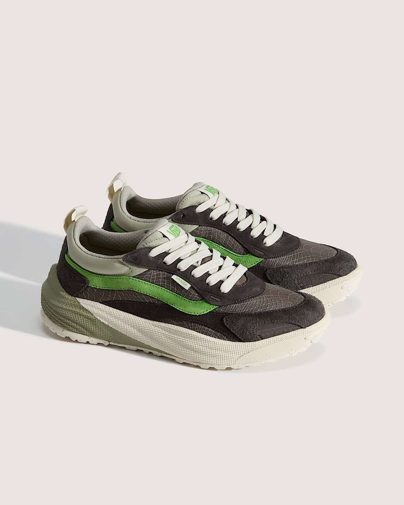 ULTRARANGE NEO 2.0 BLACK/BUNGEE CORD VANS thumbnail 2