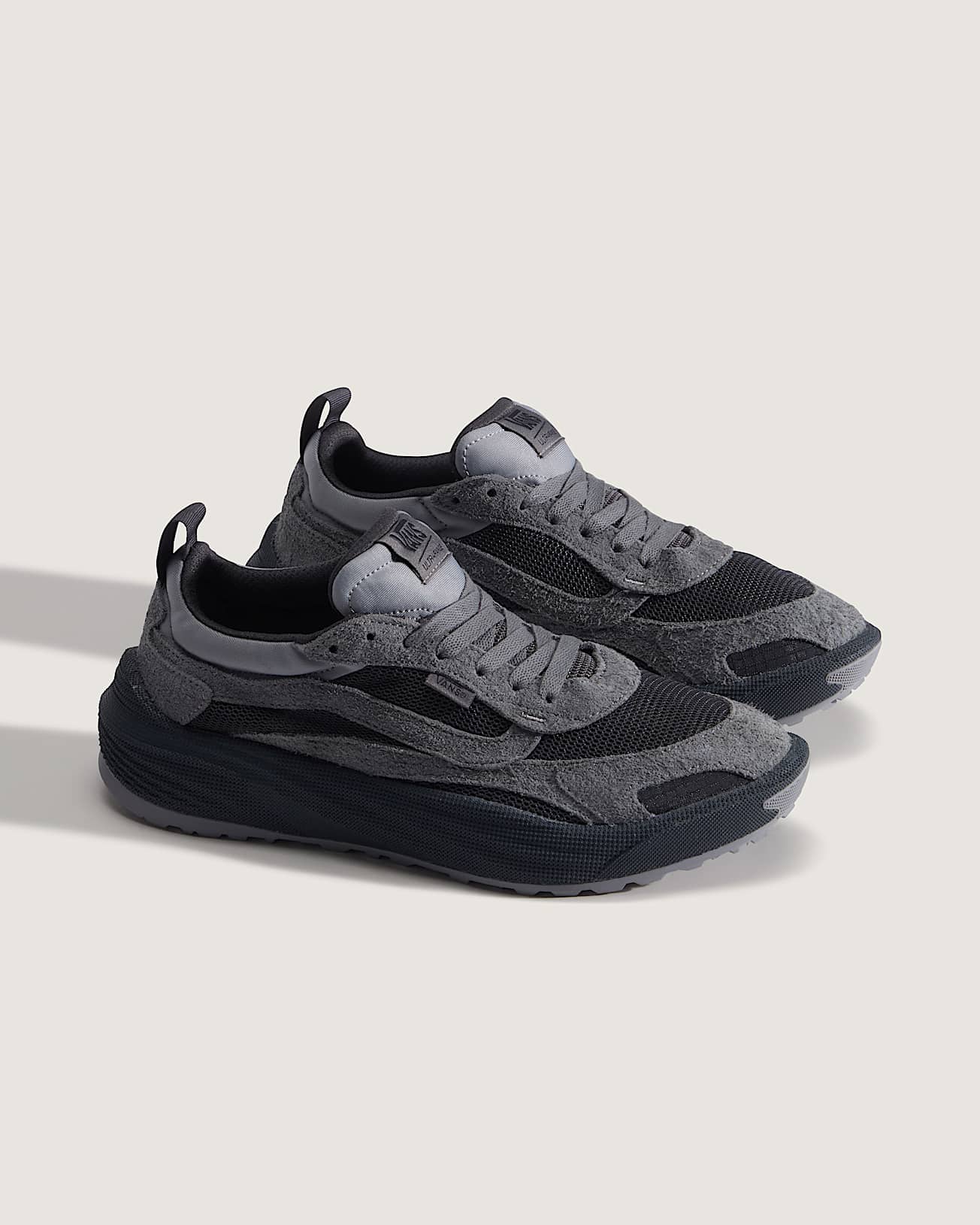 ULTRARANGE NEO 2.0 CHARCOAL GRAY VANS thumbnail 2