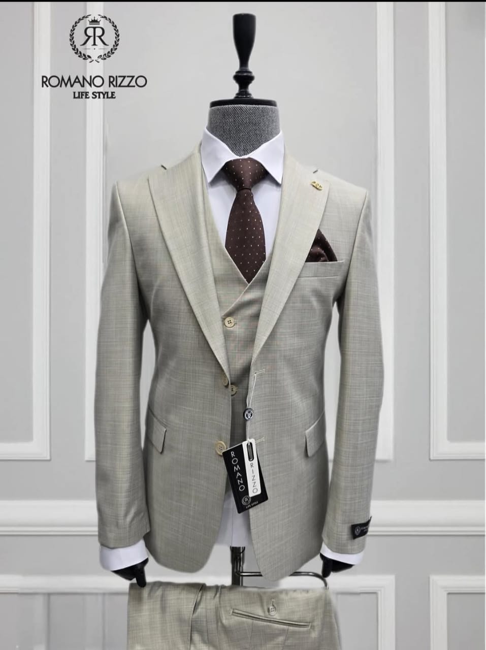 Romano Rizzo Turkey 3-Piece Beige Classic Suit