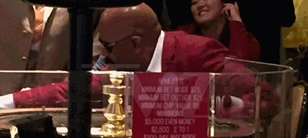 Steve Harvey - was he gambling instead of rehearsing?
