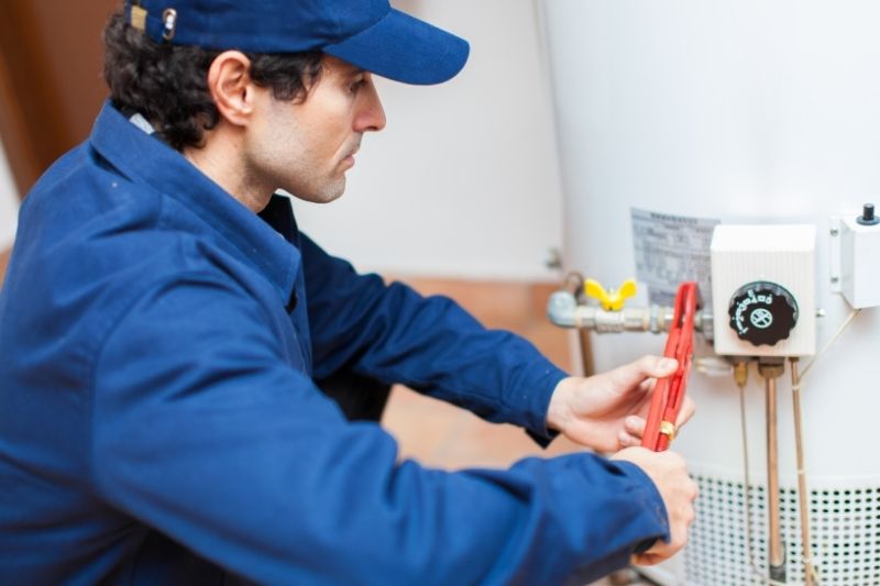 Water heater repair in a Chesapeake home