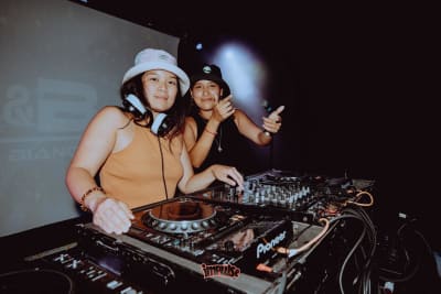 RIVA & BIANCA RIVA & BIANCA