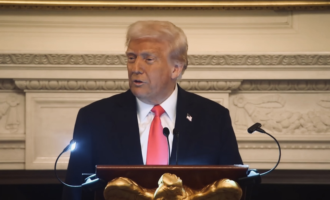 Presidenti Trump Merr Pjesë në Darkën e Iftarit në Shtëpinë e Bardhë