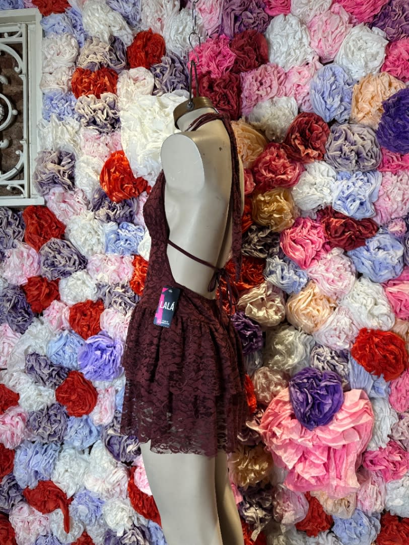 VESTIDO ENCAJE CORTO