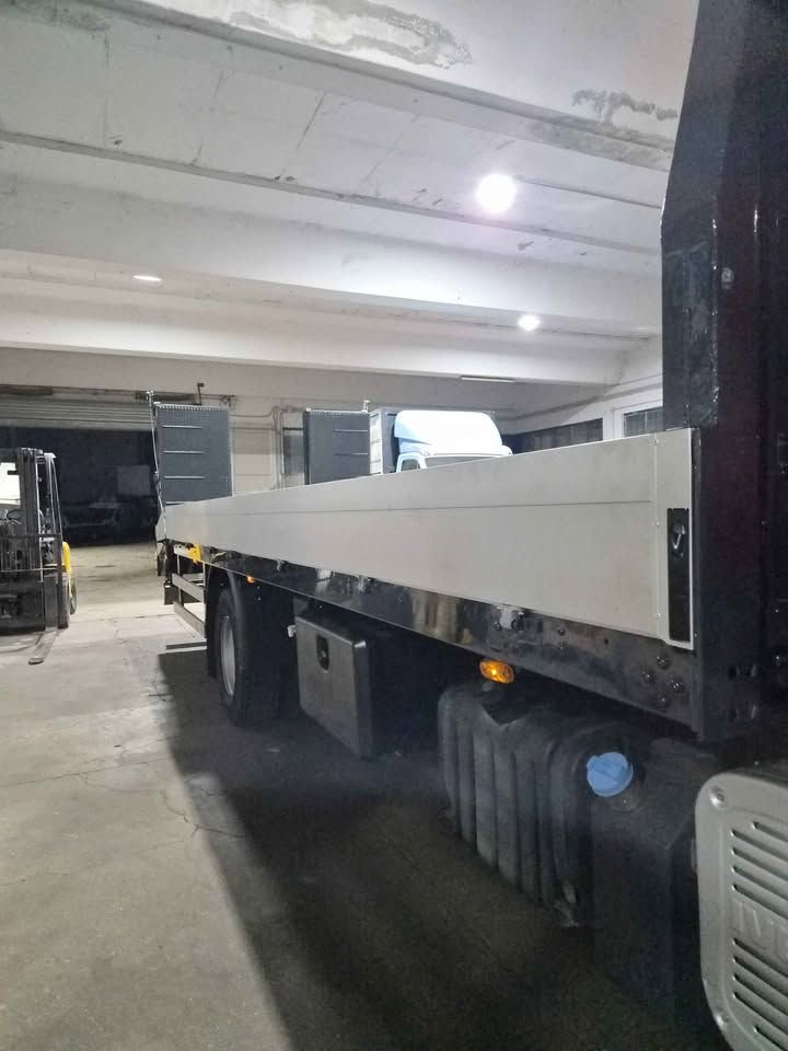 IVECO EUROCARGO 150-28 Carrellone