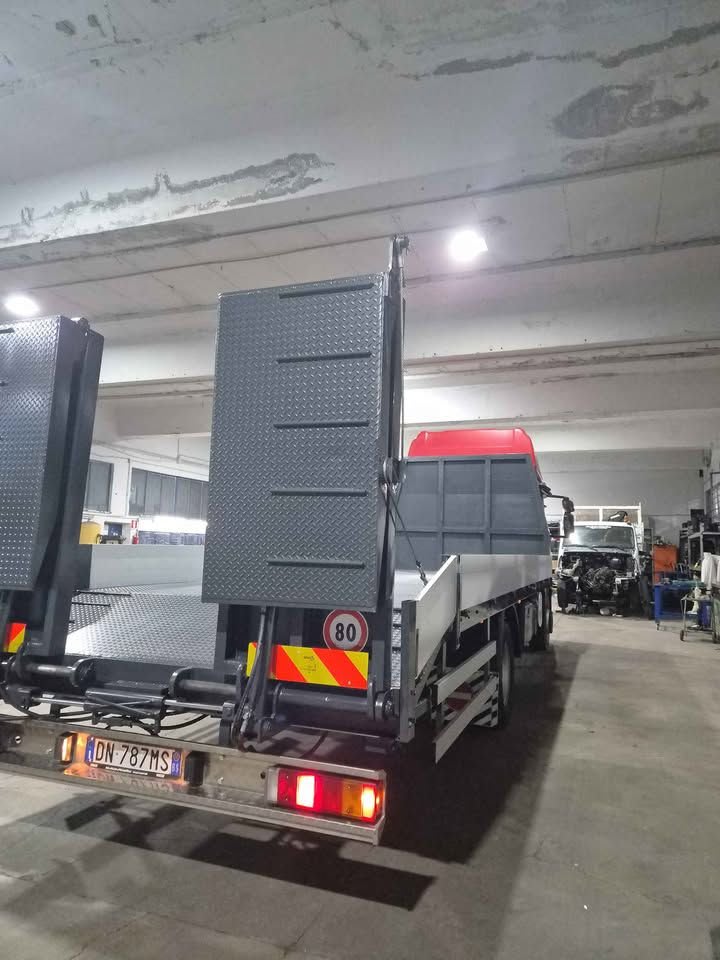 IVECO EUROCARGO 150-28 Carrellone