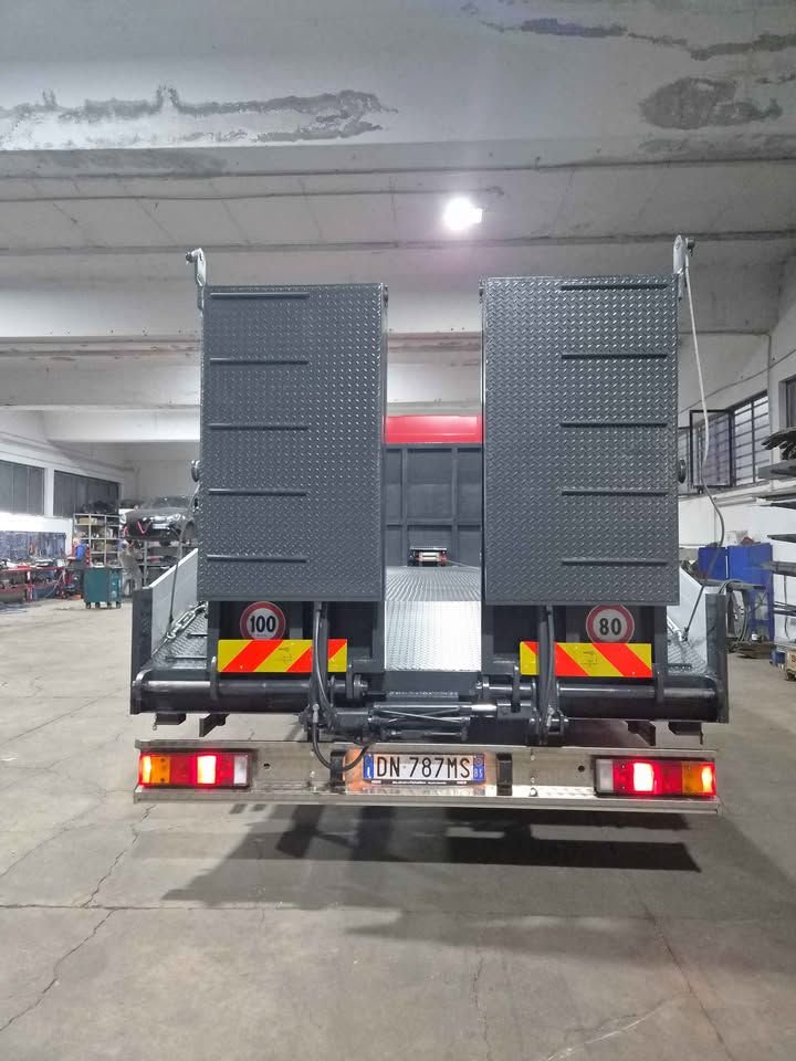 IVECO EUROCARGO 150-28 Carrellone
