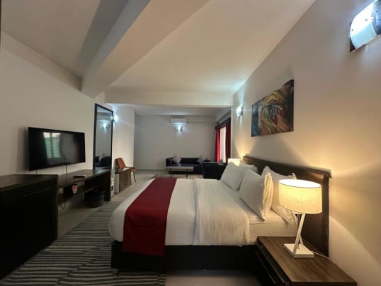Executive Suit Room
