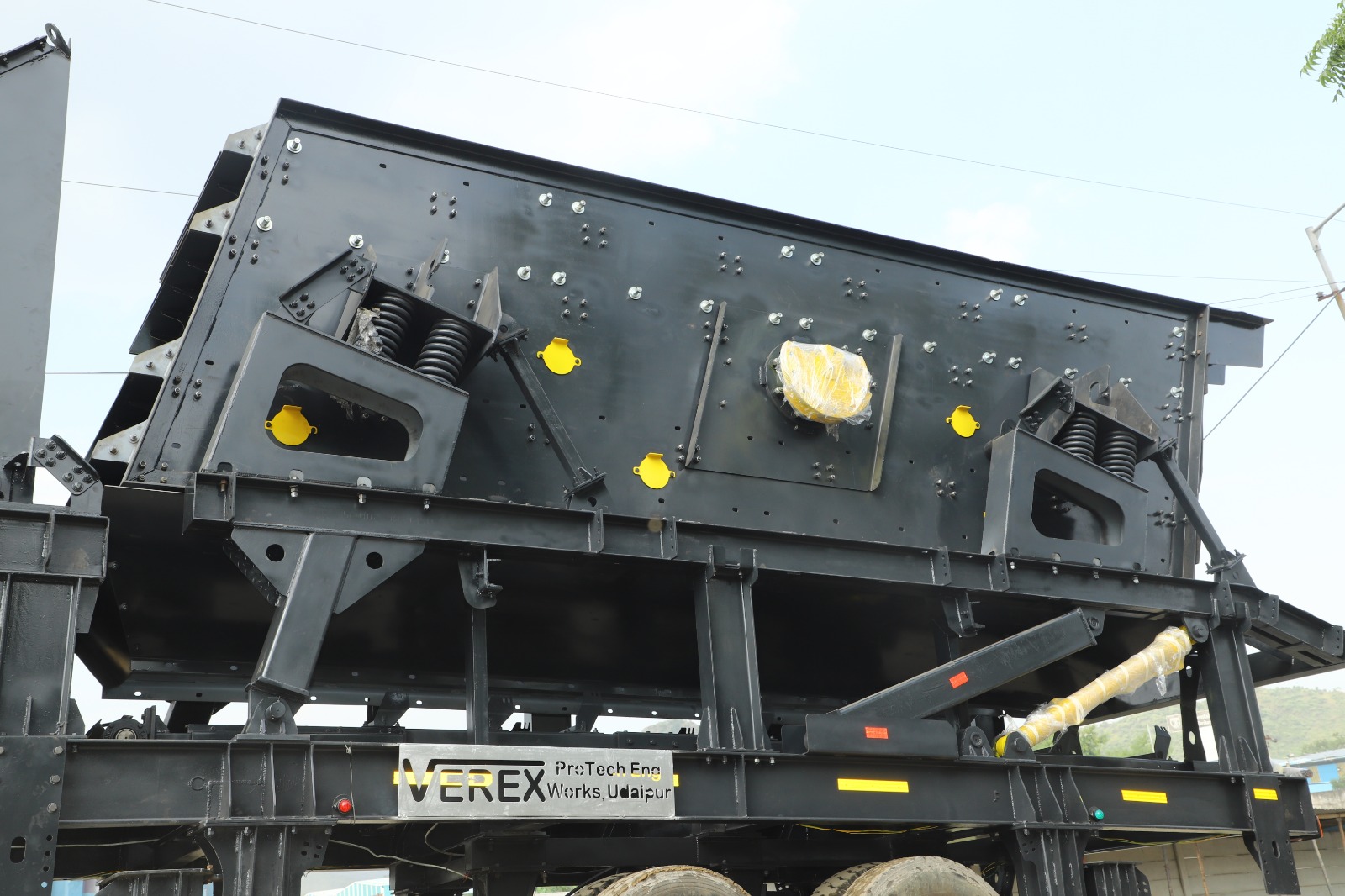 Vibrating Screen view 2