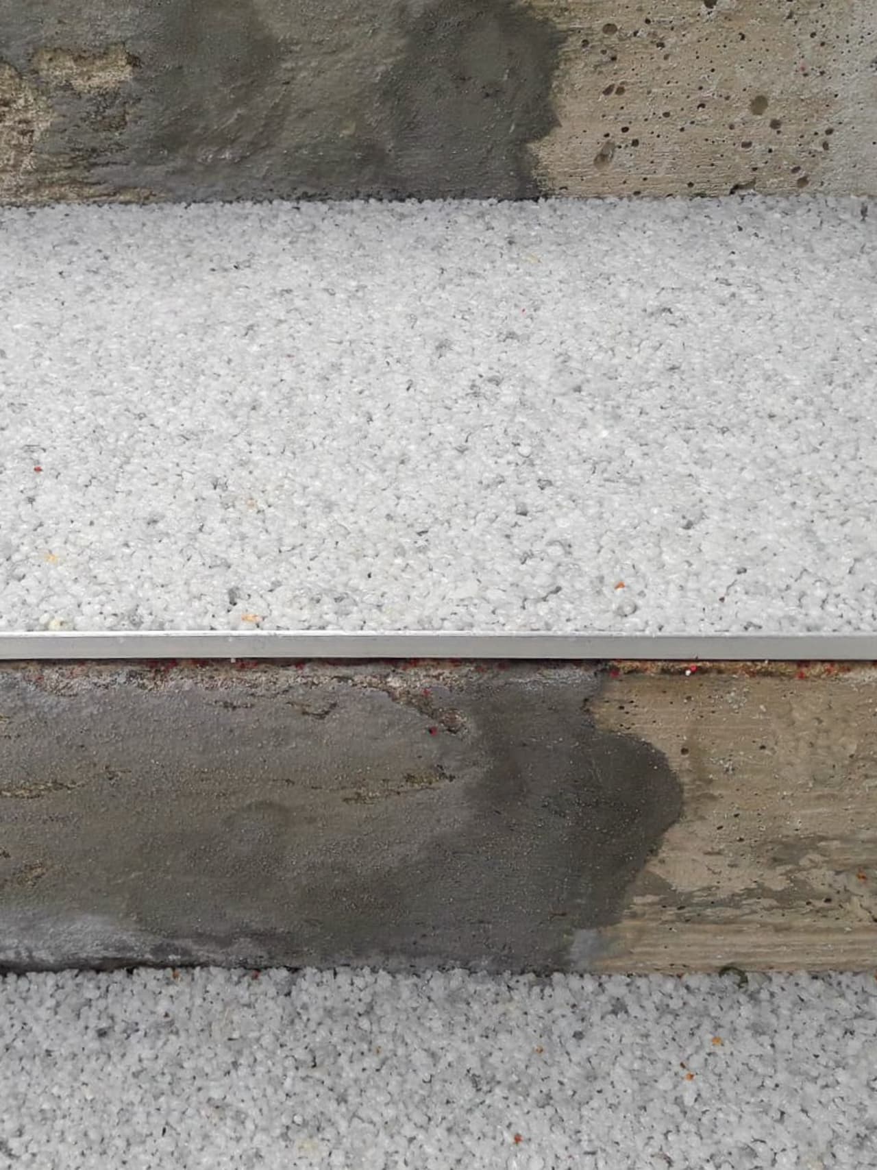 Résine drainante sur des marches