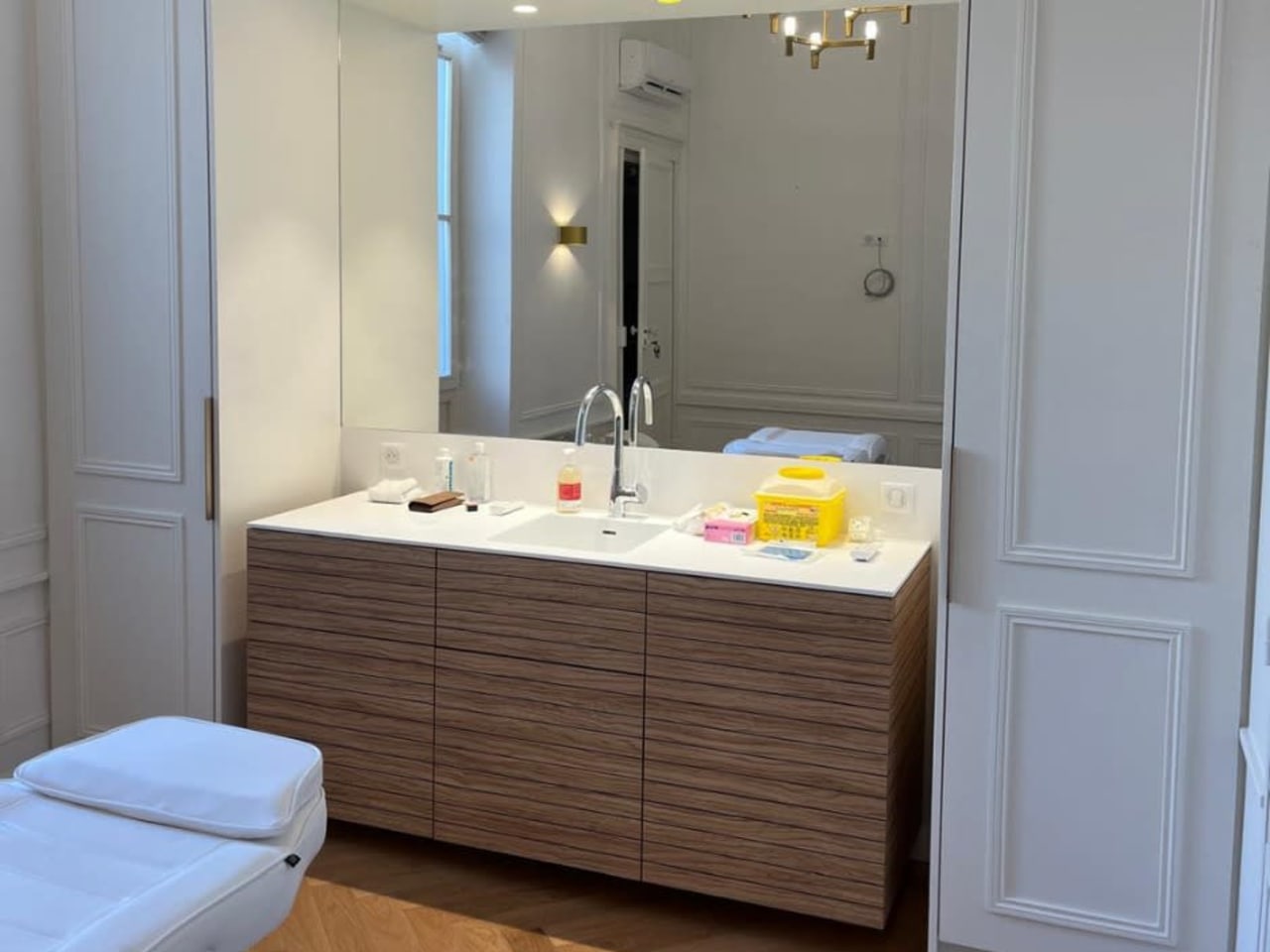 Meuble double vasque sous miroir toute largeur