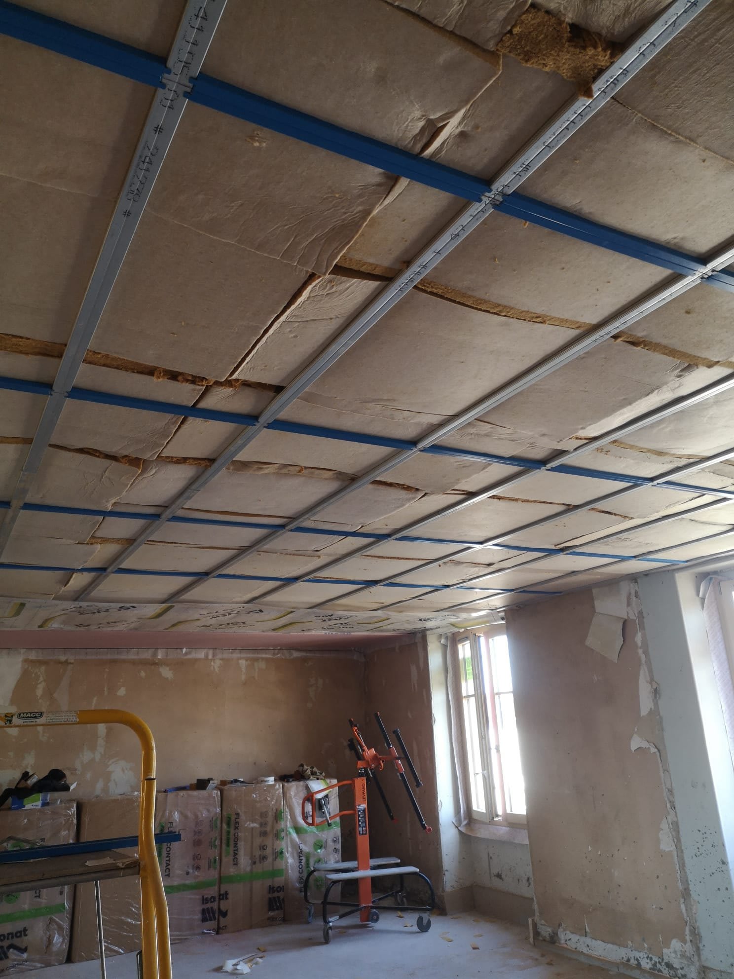 Ossature métallique de faux plafond