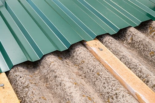 Remplacement de couverture en tôle ondulée
