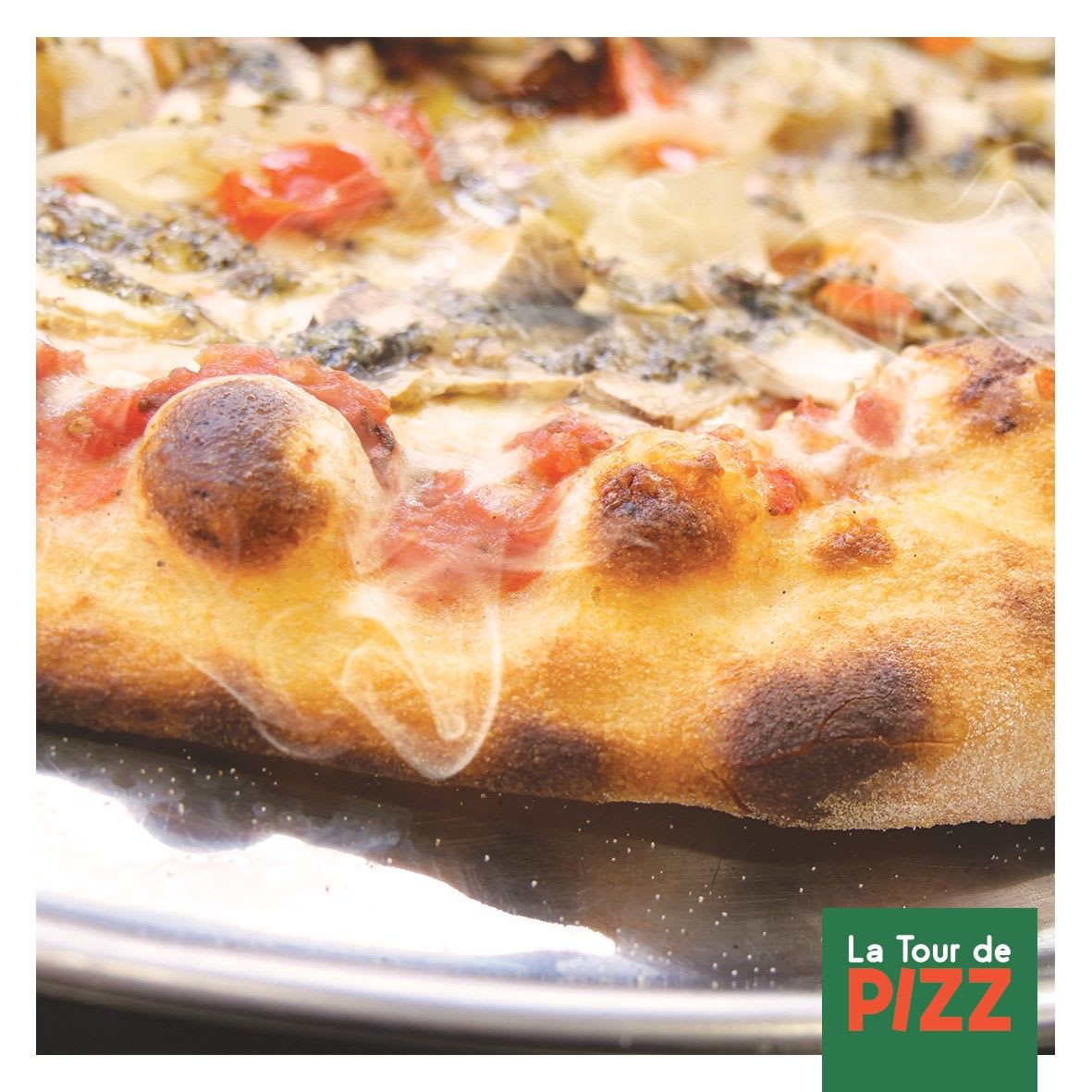 Pizza Margherita fraîchement sortie du four