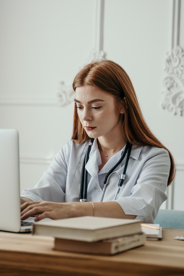 How Physicians Can Build Business Credit and Improve Credit Scores