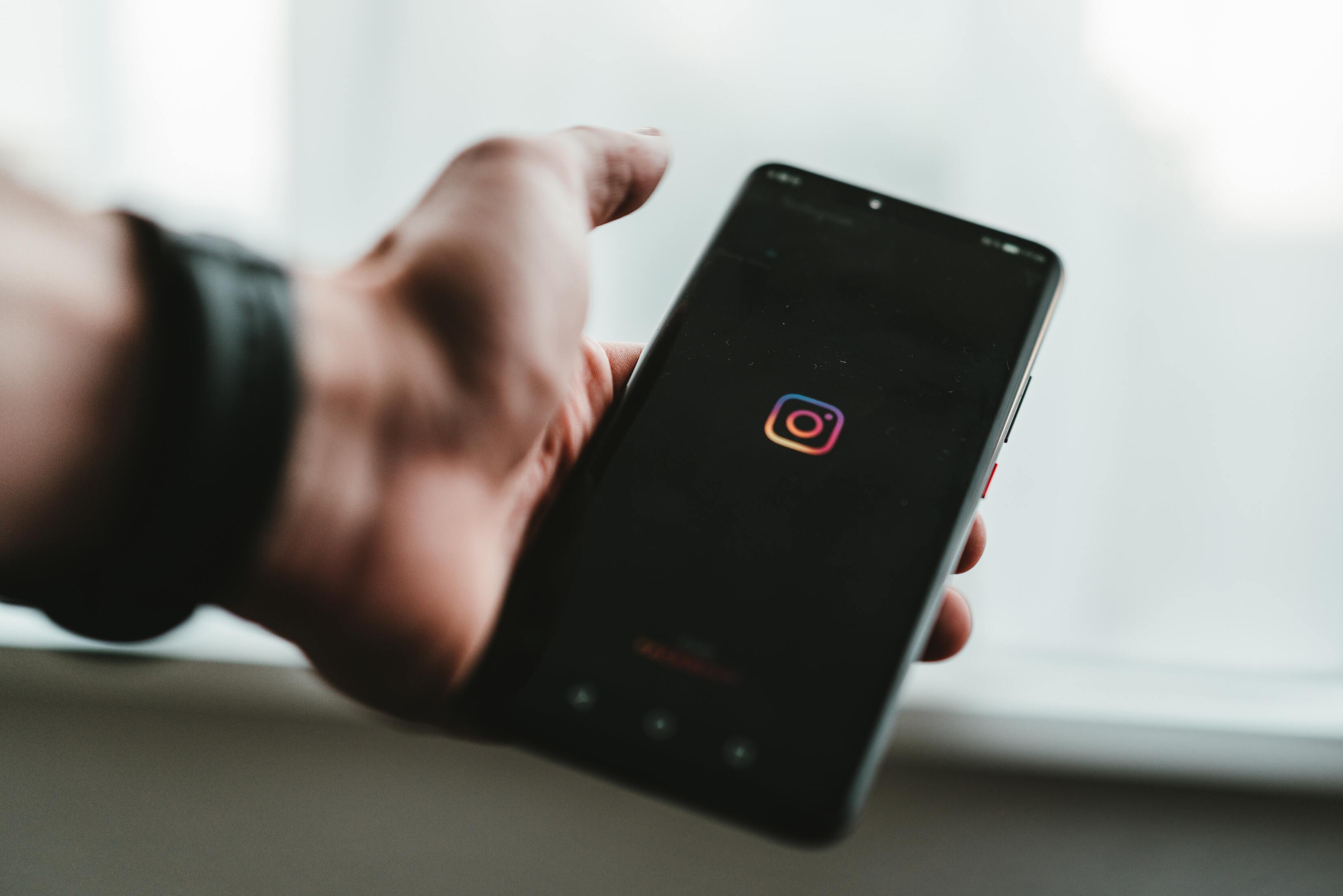 Top Dermatologists to Follow on Instagram