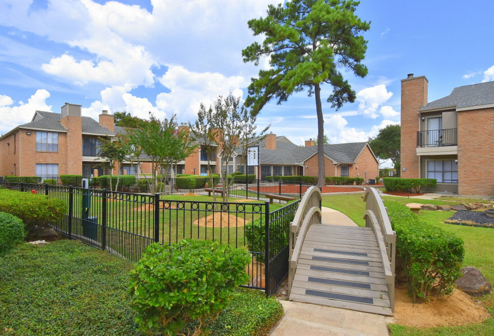 Deerbrook Gardens Apartments