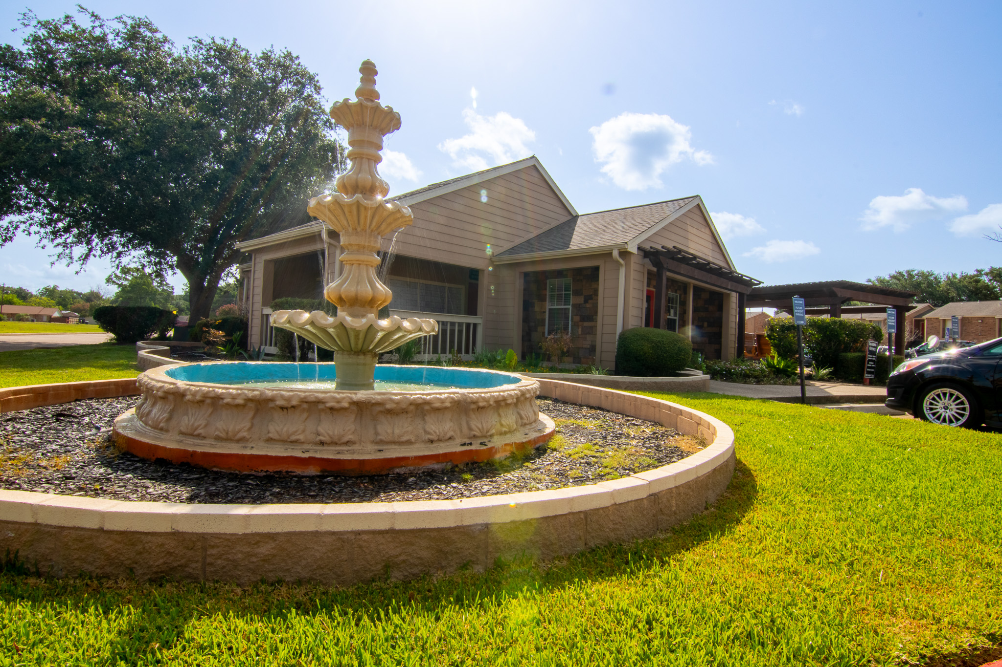 Meadow Park apartments in Alvin, TX