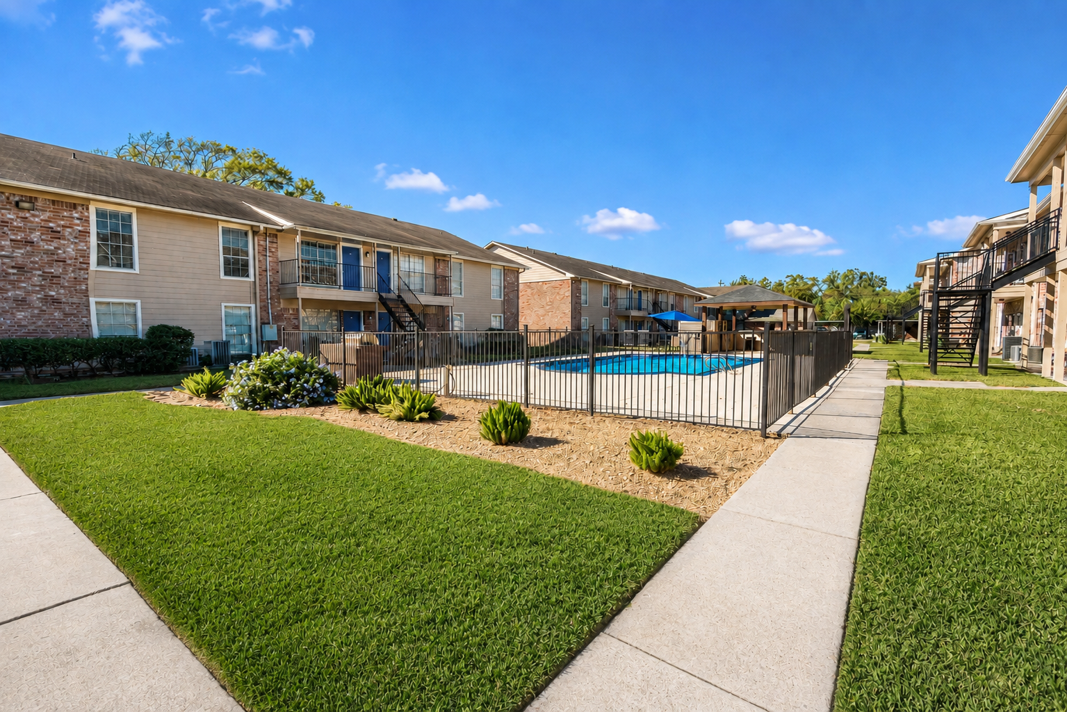 Steeplechase apartments in Alvin, Texas