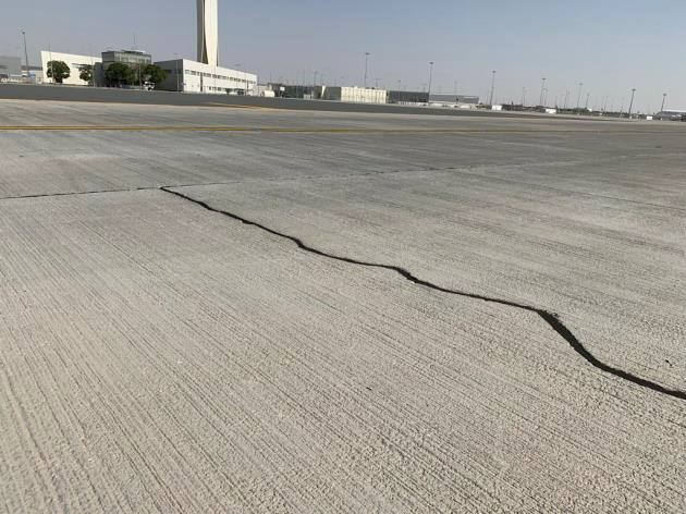 Cleaned Concrete Crack Reservoir