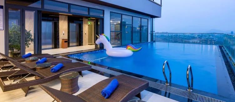 Отель Miracle Luxury Hotel 4*