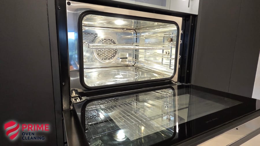 Clean microwave interior