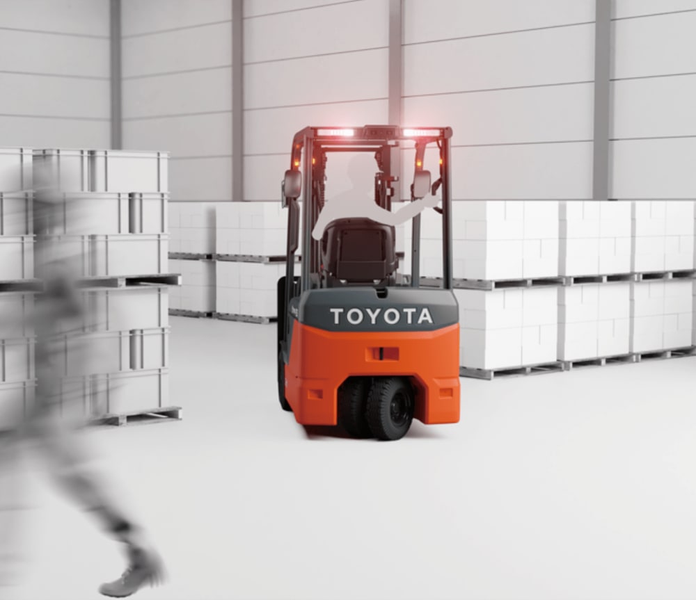 Xe nâng Toyota vận hành an toàn trong nhà xưởng