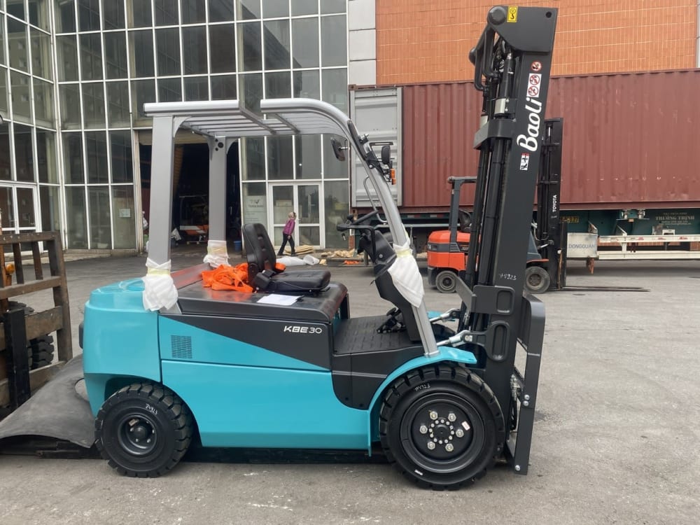 Xe nâng điện Baoli KBE35 thực tế
