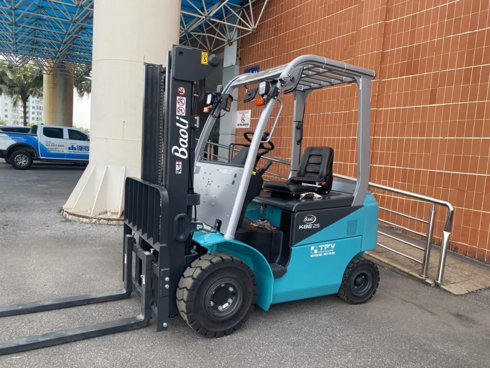 Xe nâng điện Baoli KBE25 thực tế tại TFV
