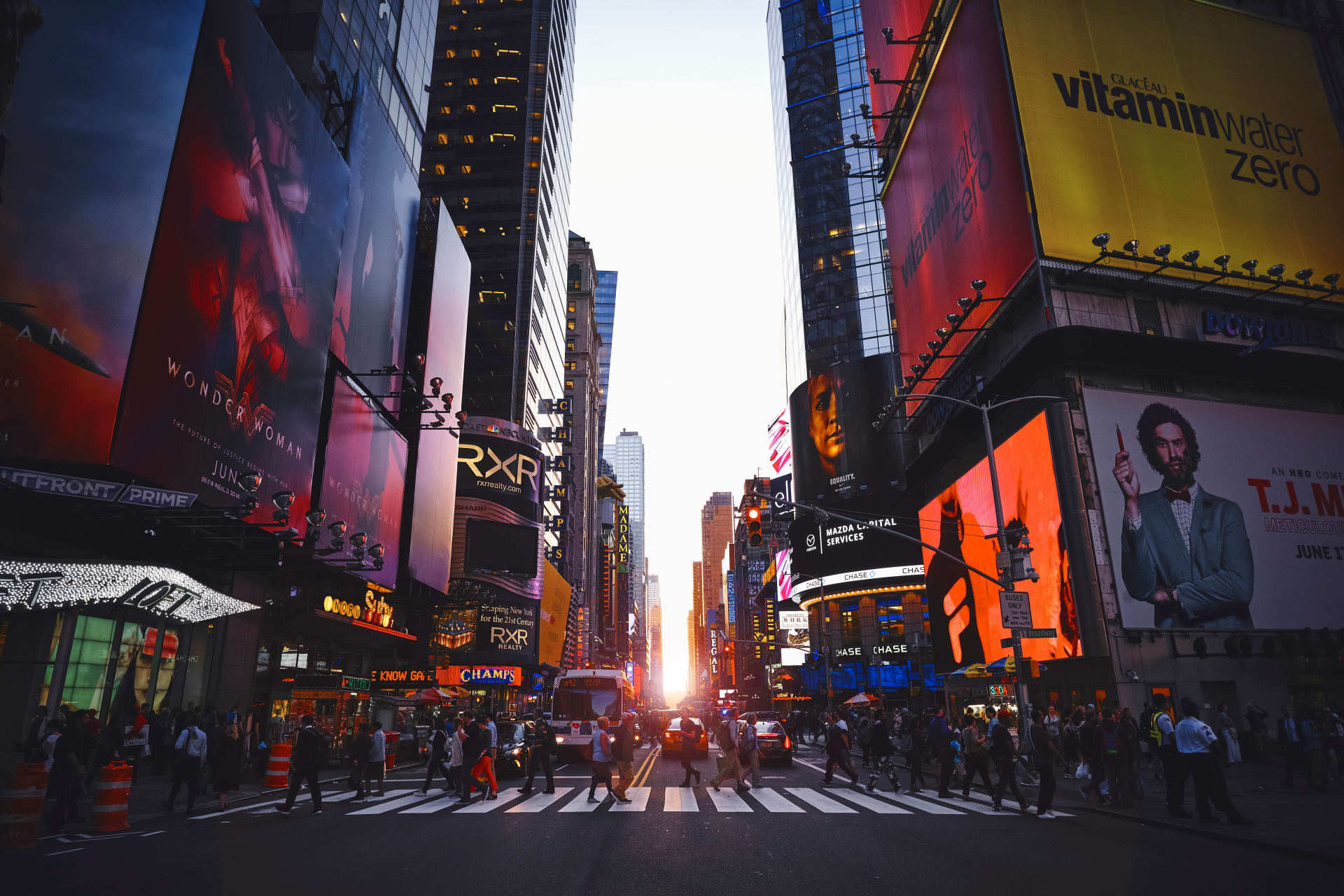 Manhattanhenge (sunset street alignment)