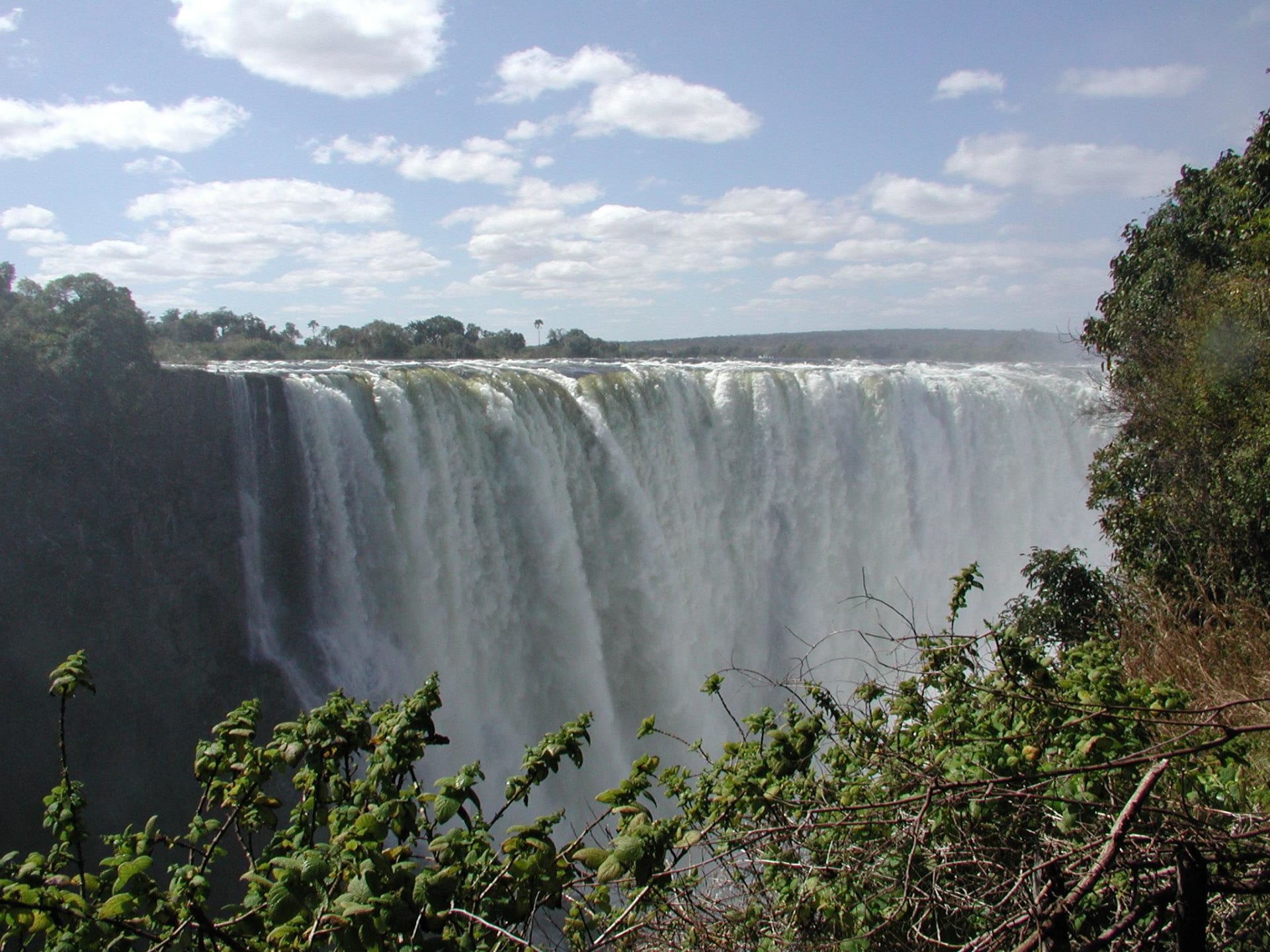 Victoria Falls peak flow season