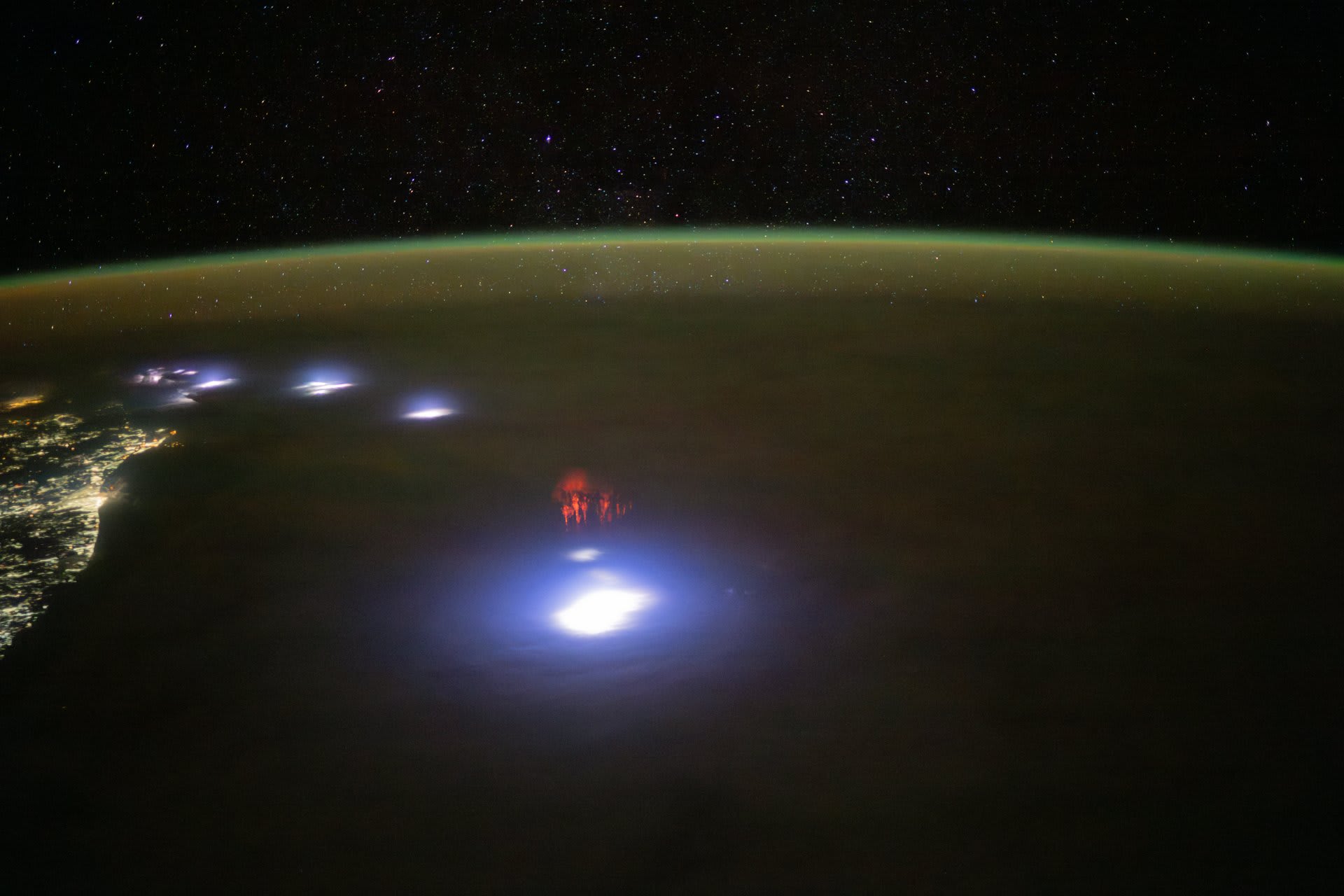 Red Sprites (Upper-Atmosphere Lightning)