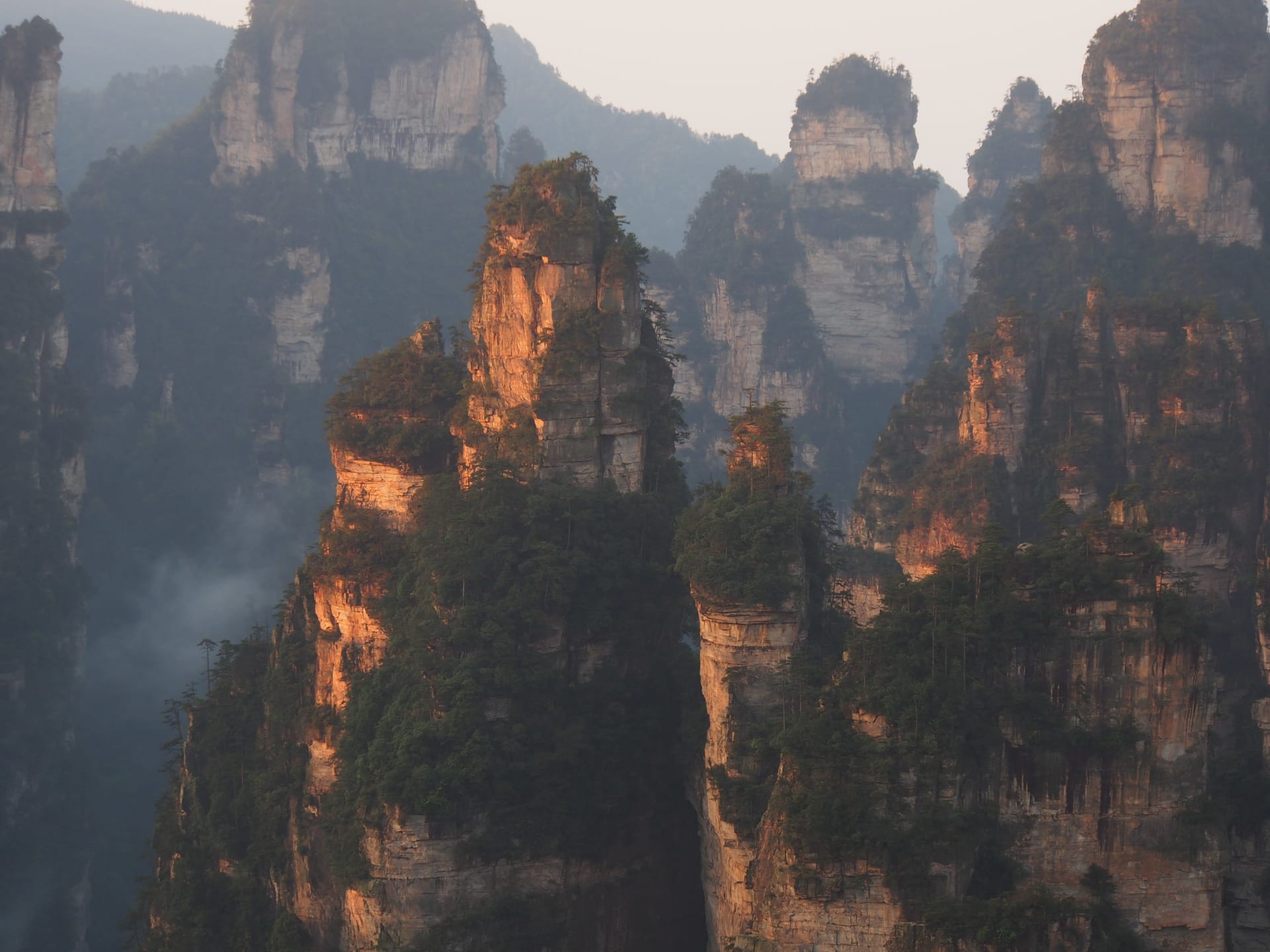 Zhangjiajie Pillar Peaks Cloud Sea