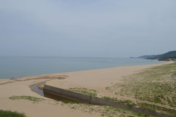 Kotohikihama Singing Sand