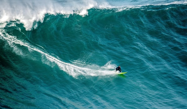 Nazaré Giant Waves (Praia do Norte)