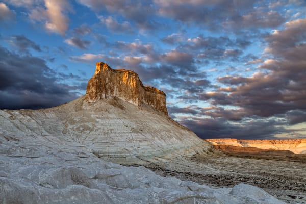 Mangystau Boszhira Chalk Cliffs Spring Bloom