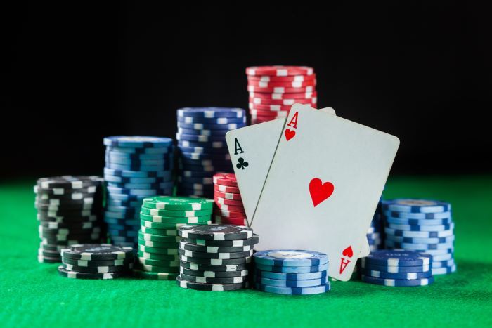 How Do Poker Players Lose More Than Expected?