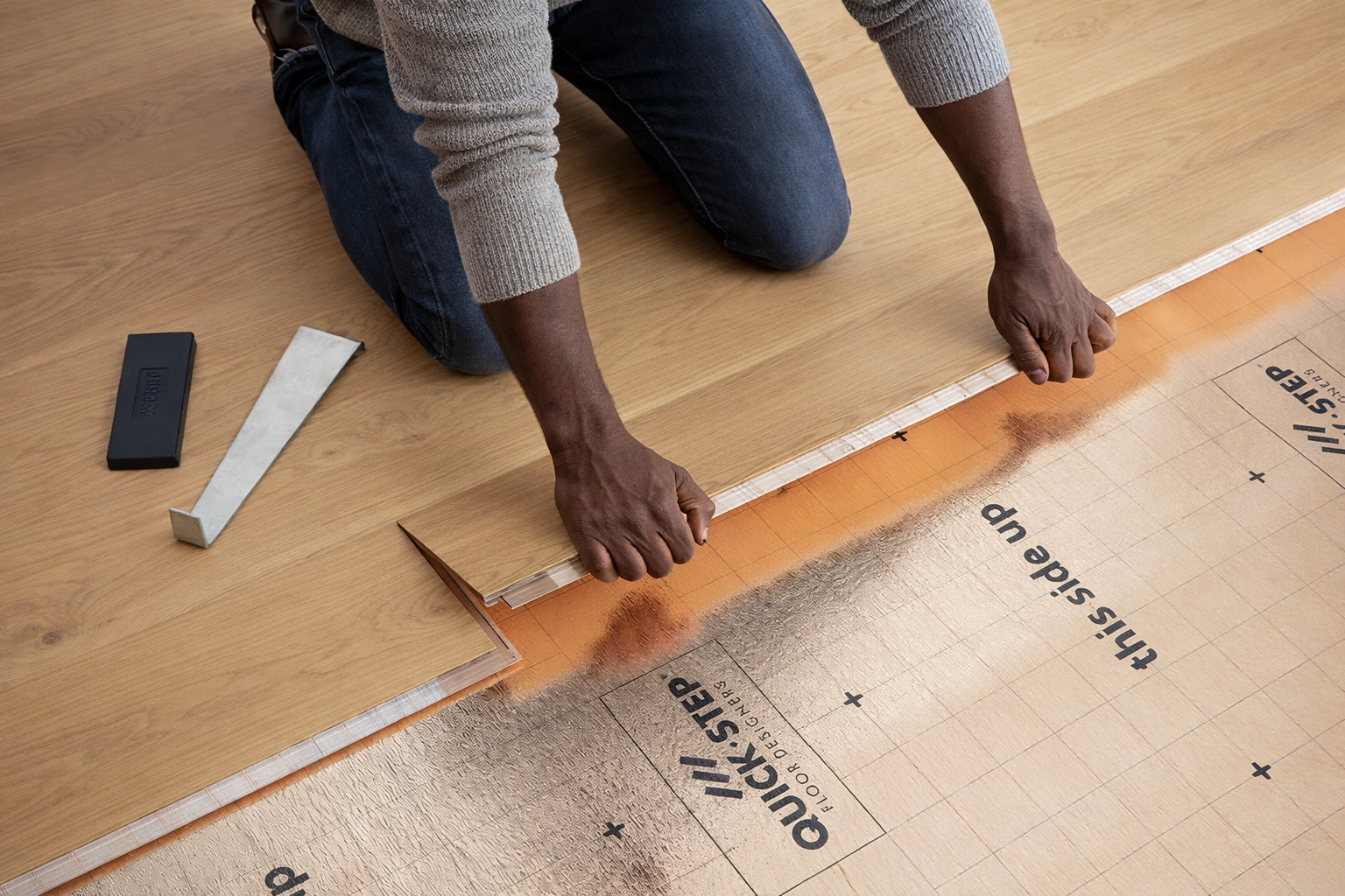 Uniclic locking system interlocking laminate flooring technology